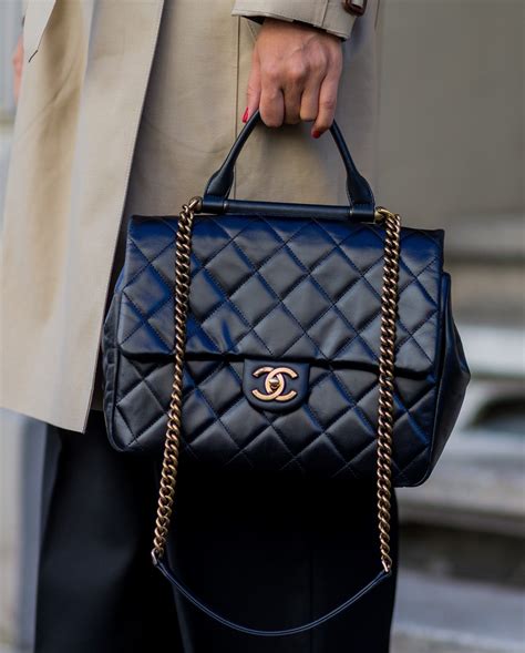 borsa tipo chanel motivi 2017|Borse Chanel: le novità 2017, come cambia il design.